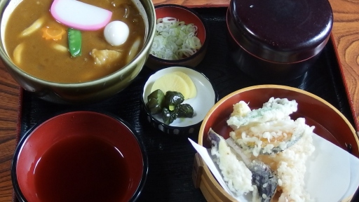 甚兵衛茶屋(うどん定食)カレーで.jpg